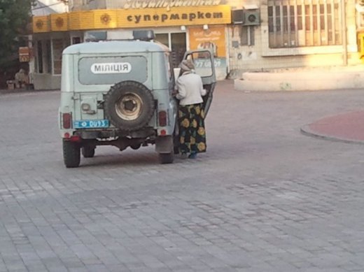 До голодуючої лучанки ніхто крім міліції не вийшов